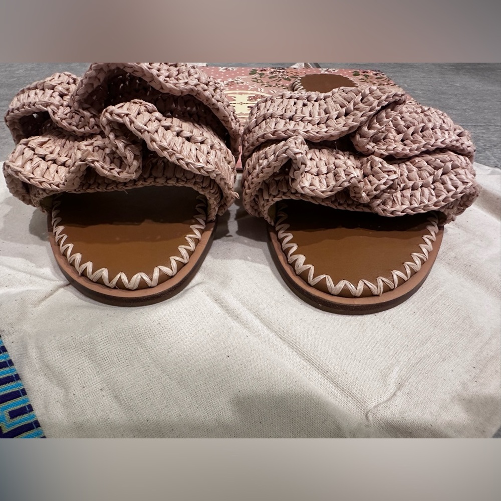 Tory Burch Raffia Ruffle Sides - Picture 2 of 5